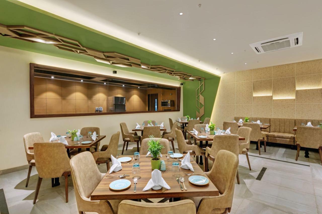 The Fern Residency Karad Otel Dış mekan fotoğraf
